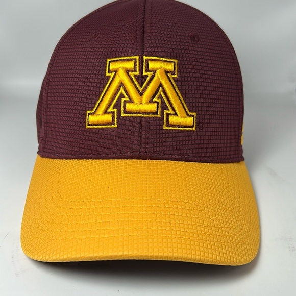 Minnesota Golden Gophers ball cap
Ski-U-Mah! - Picture 3 of 13